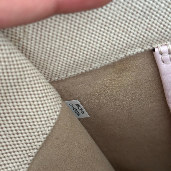 Tory Burch Blake Canvas Jumbo Tote In CANVAS / PINK PASTRY /
PASTEL YELLOW - Picture 8 of 12